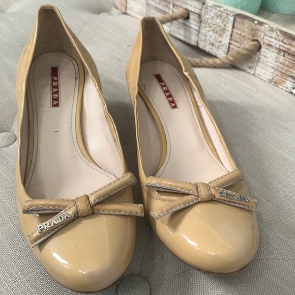 Prada Beige kitten heels - Picture 1 of 5